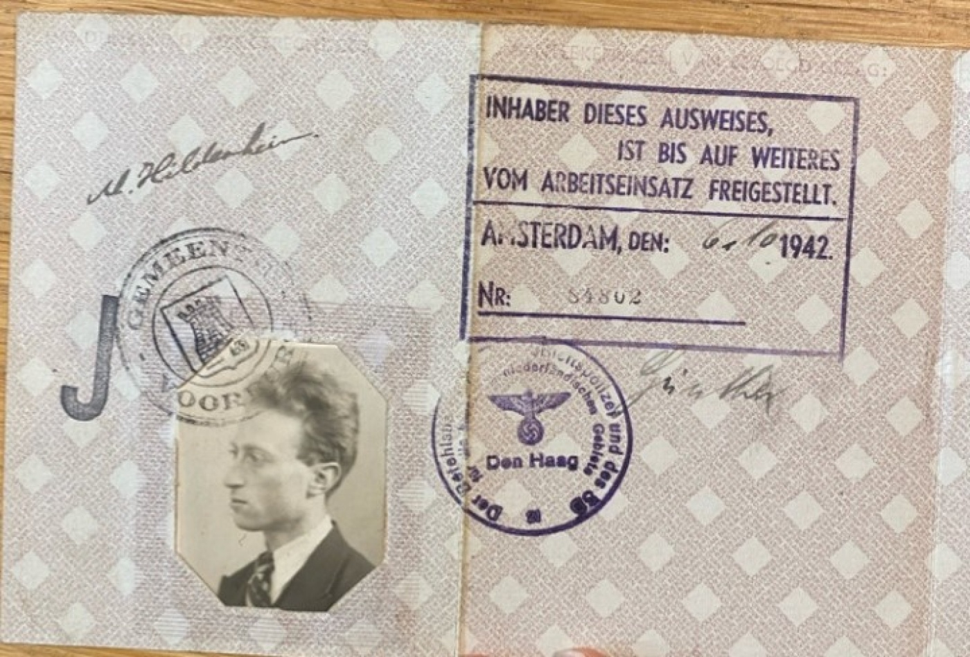 Hildesheim_ausweis1942.jpg Hildesheim_ausweis1942.jpg