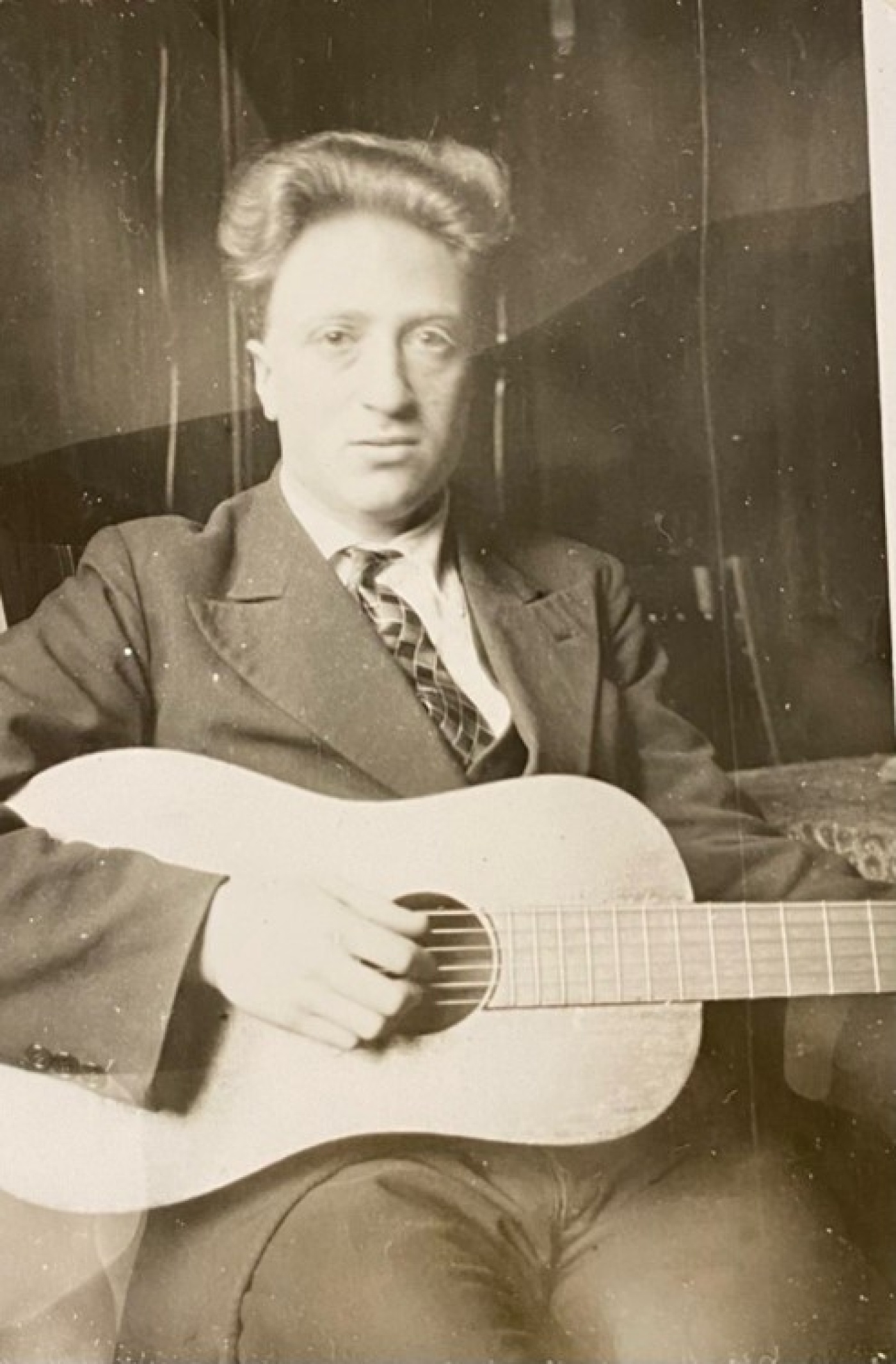 Hildesheim_met gitaar.jpg Hildesheim_met gitaar.jpg