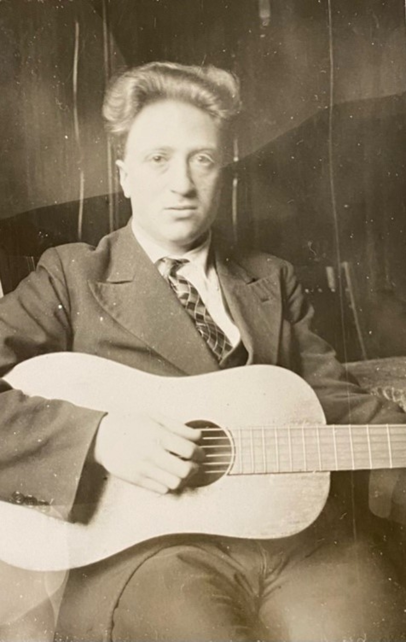 Hildesheim_met gitaar.jpg Hildesheim_met gitaar.jpg