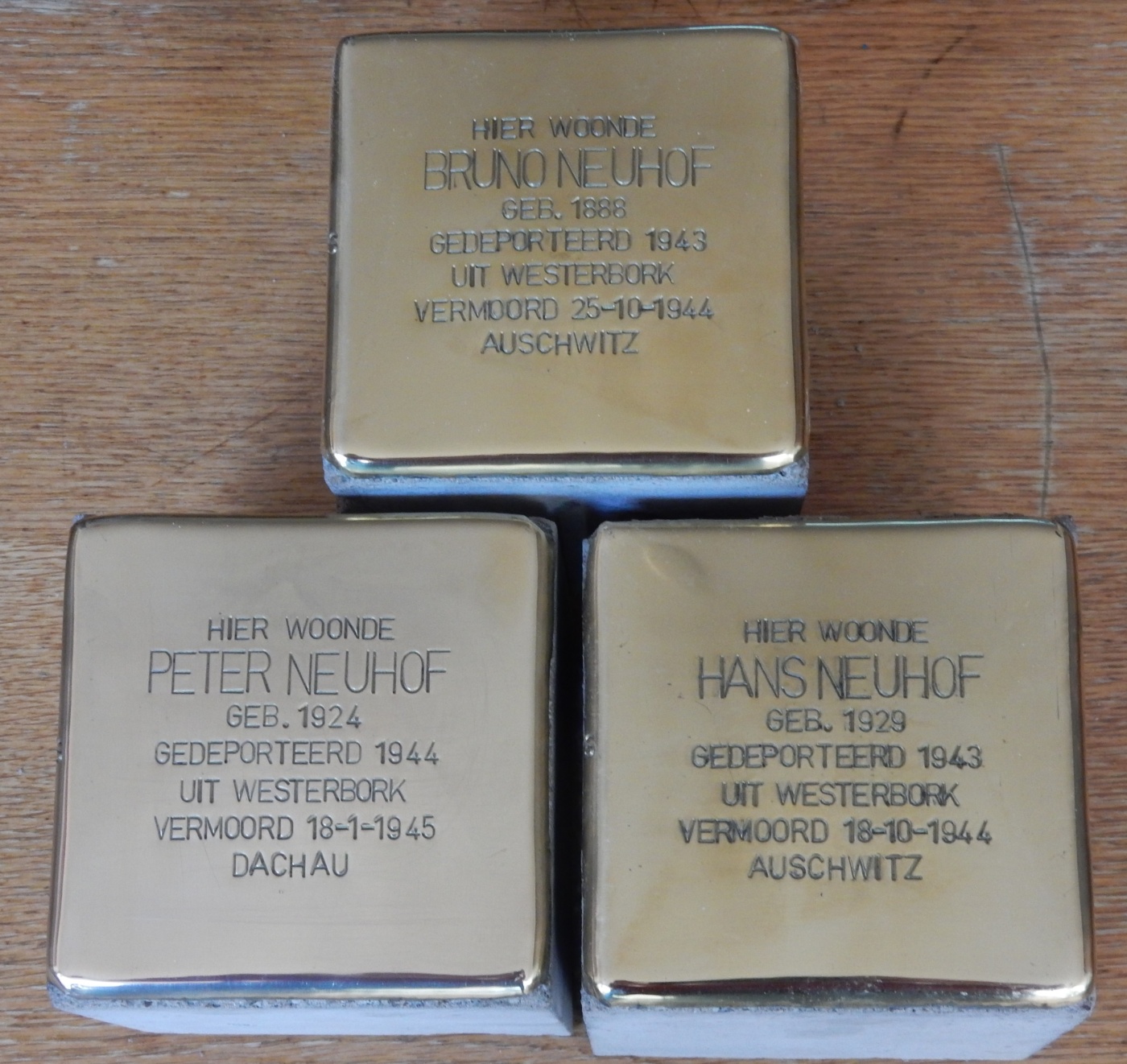Neuhof-Stolperstein.JPG