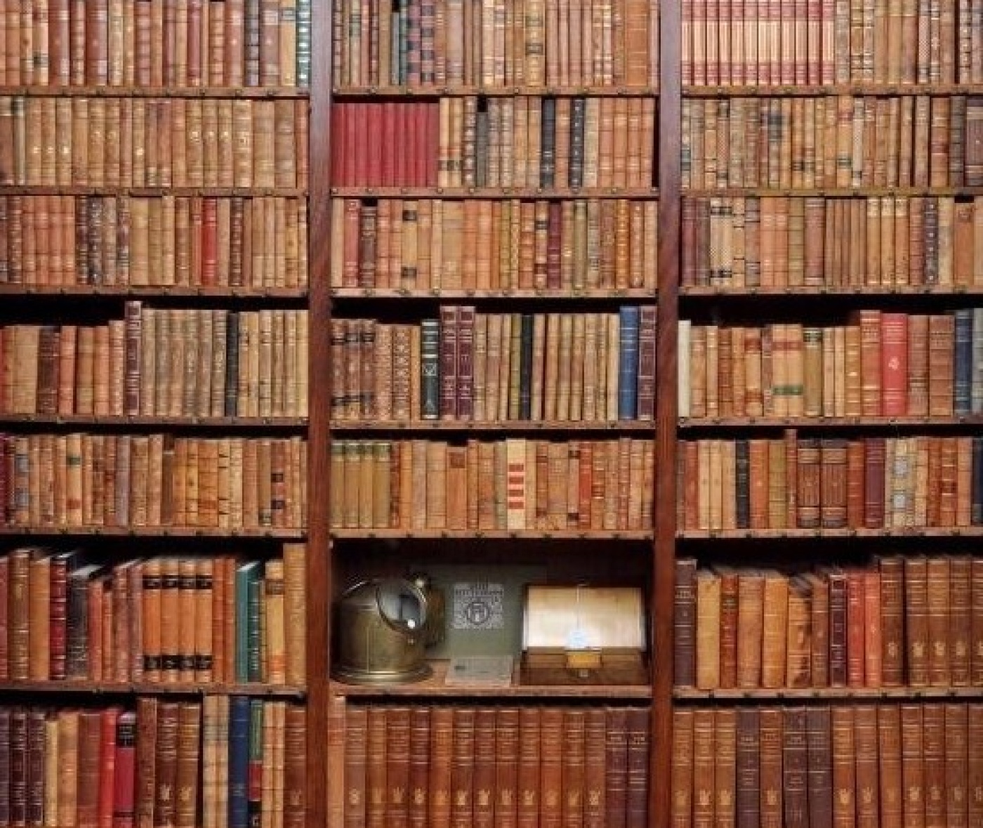 OudeBoekenkast.jpg OudeBoekenkast.jpg