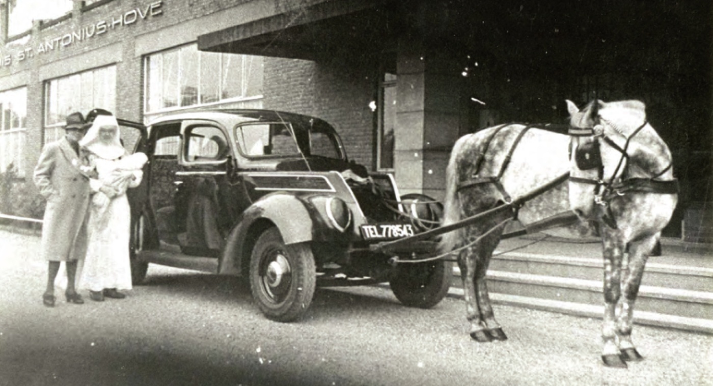 Paardentaxi.jpg Paardentaxi.jpg