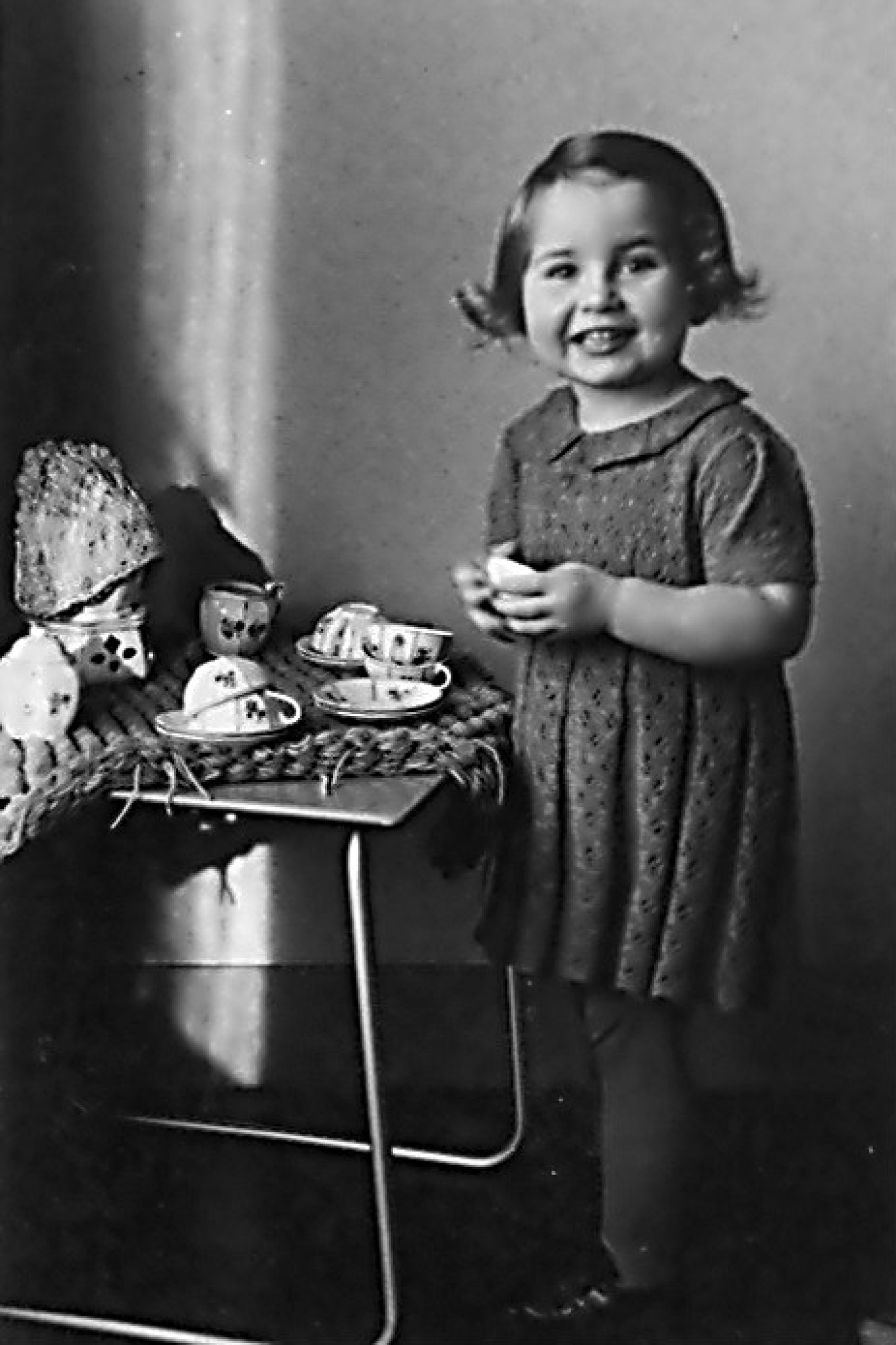 van_Dam_Emmy_1940.jpg van_Dam_Emmy_1940.jpg