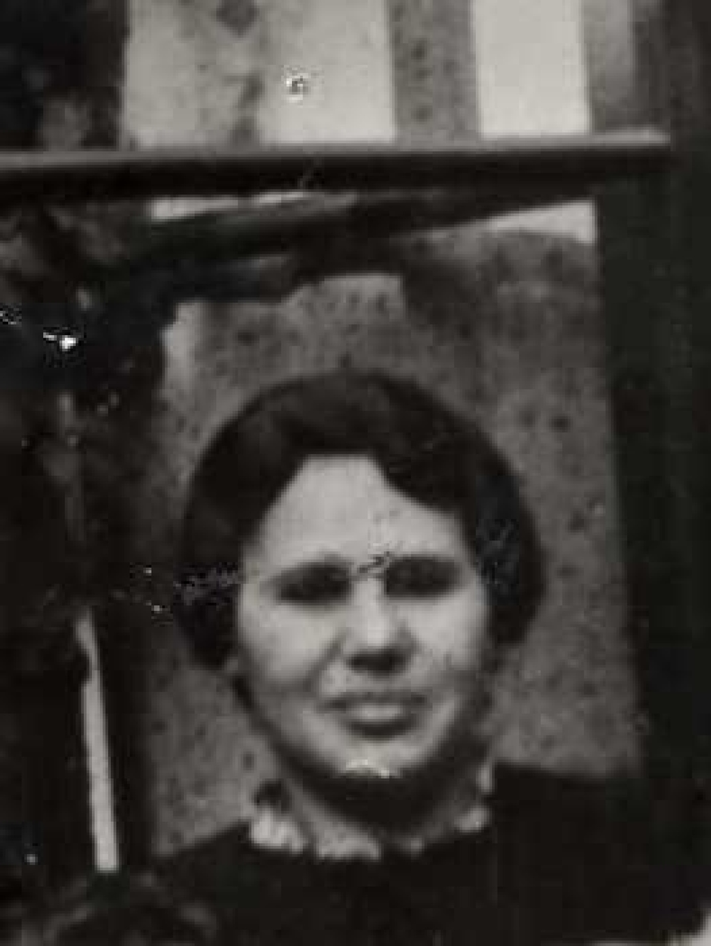 Bella van Leeuwen-Stern (Page of Testimony Yad Vashem, Jeruzalem) Bella van Leeuwen-Stern (Page of Testimony Yad Vashem, Jeruzalem)